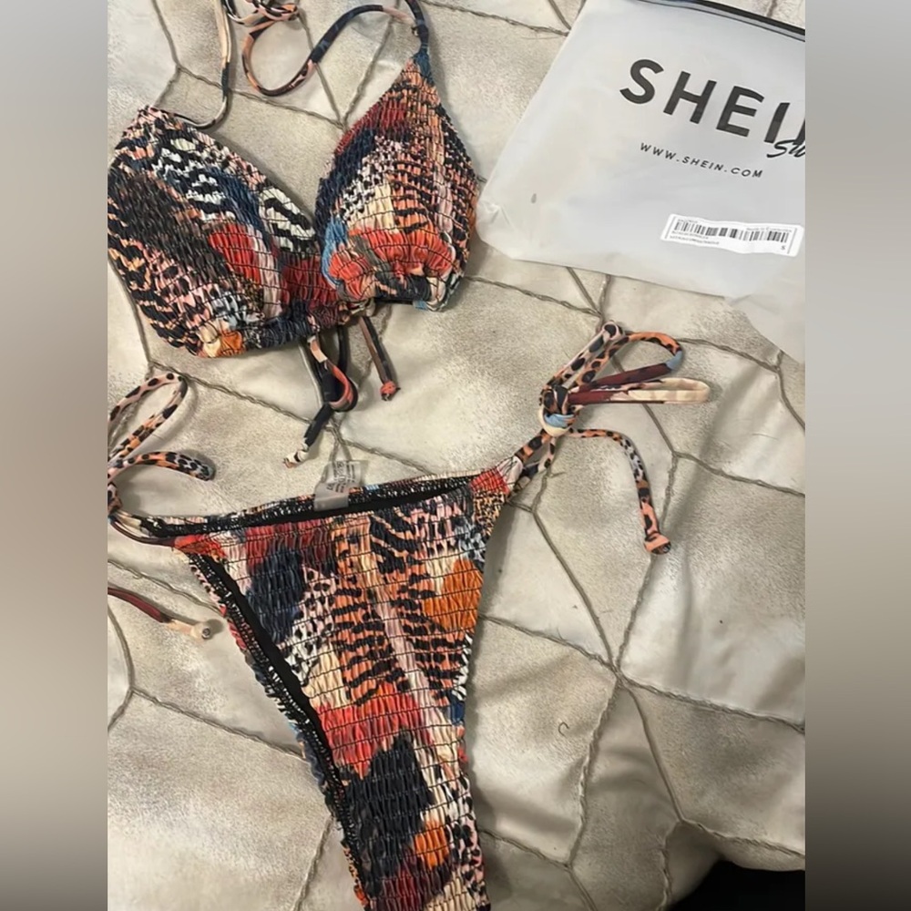 SHEIN Swim Bottoms